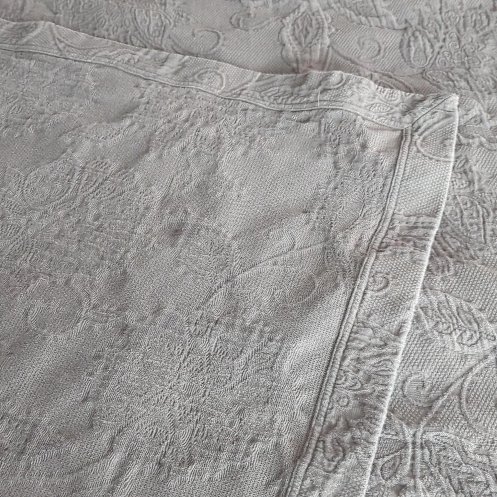 The Company Store King Size Matelasse Coverlet. 100% Cotton.